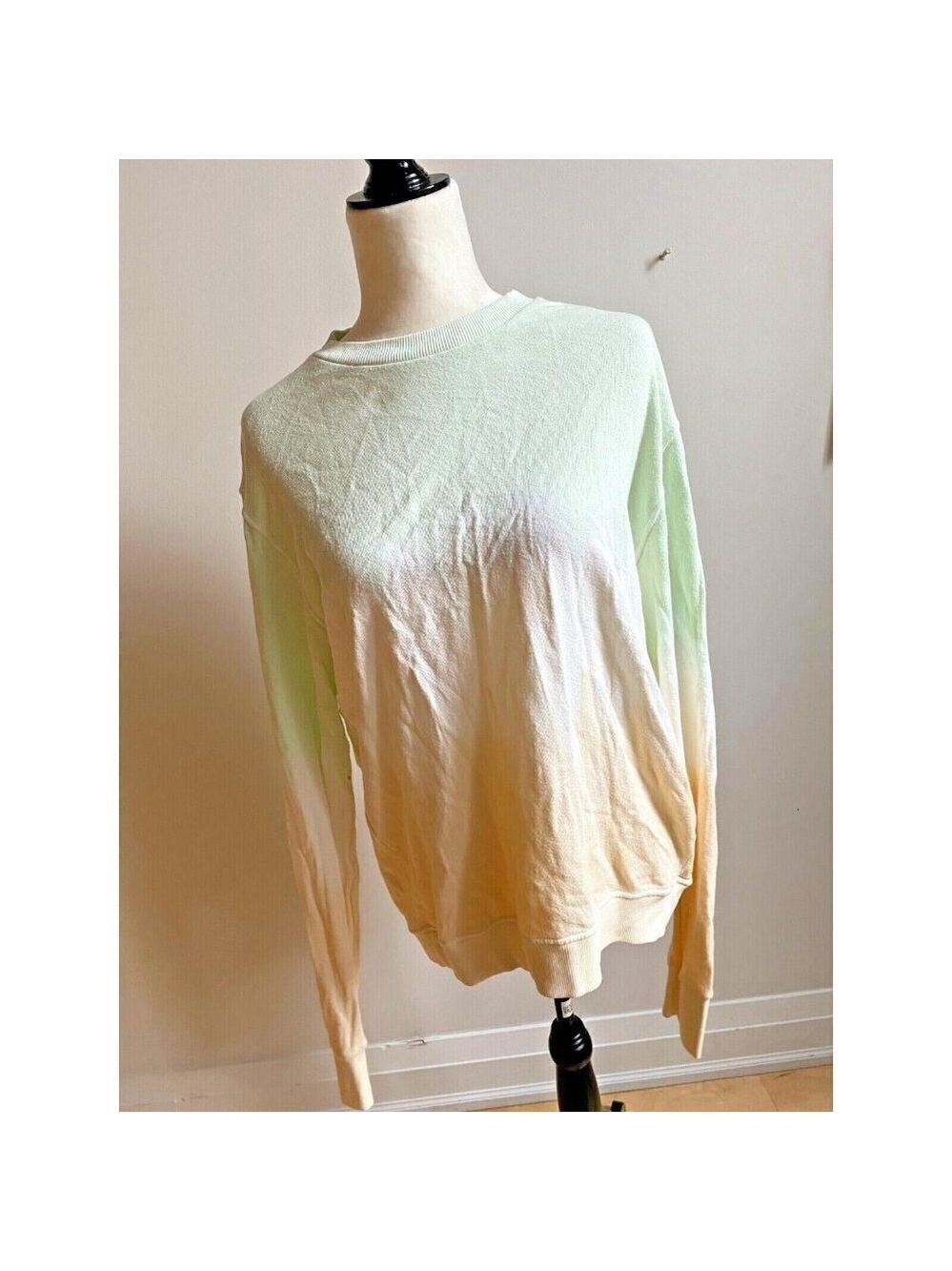 𝅺MAAJI Loungewear Sweatshirt Women BNWOT Crewneck Sz Medium New Tie Dye